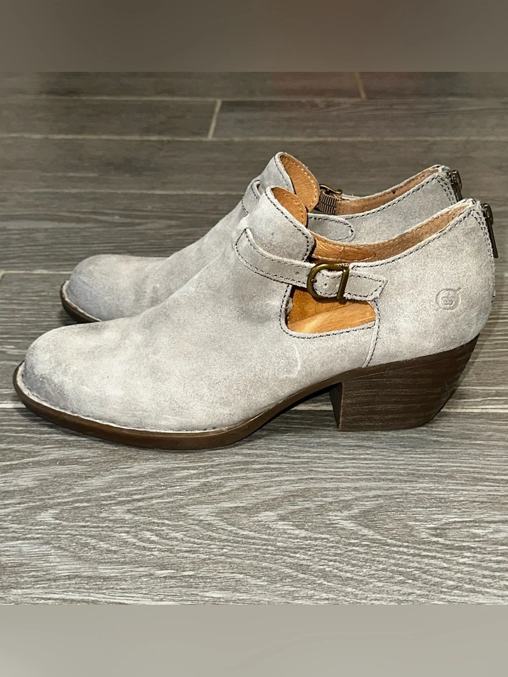 Born Mendocino Women’s 10M Distressed Gray Suede Western Bootie Cut Out Boho